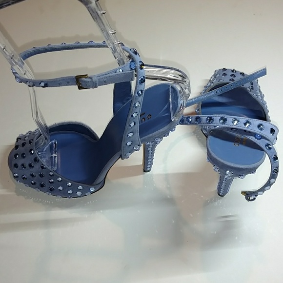 GUCCI "YULIA" PERIWINKLE CRYSTAL SUEDE SANDALS - Picture 3 of 8